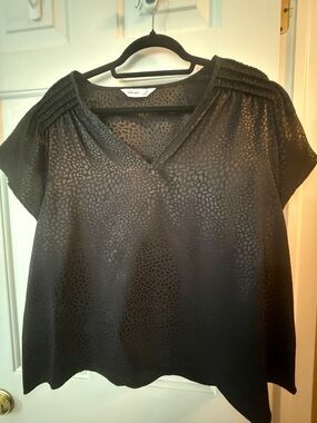 Nine West Black Textured V-Neck Short Sleeve Blouse
